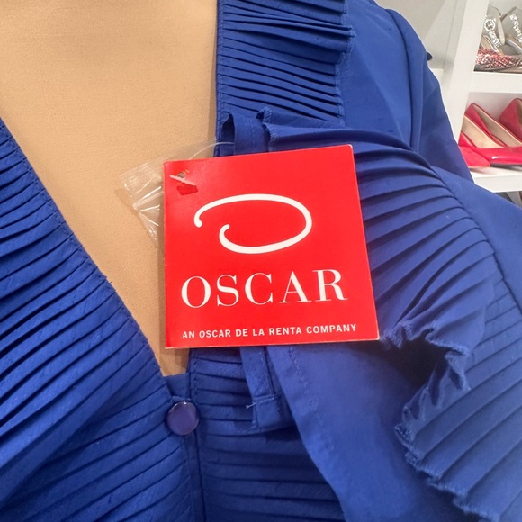 Oscar de la Renta Blue polyester lapis ruffle blouse size 10 with tag. - Picture 2 of 3